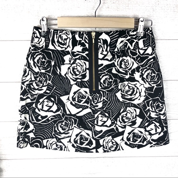 EXPRESS DESIGN STUDIO B&W Floral Mini Skirt - Picture 6 of 7